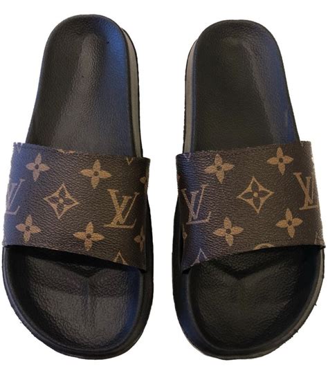 louis vuitton flip flops men's.